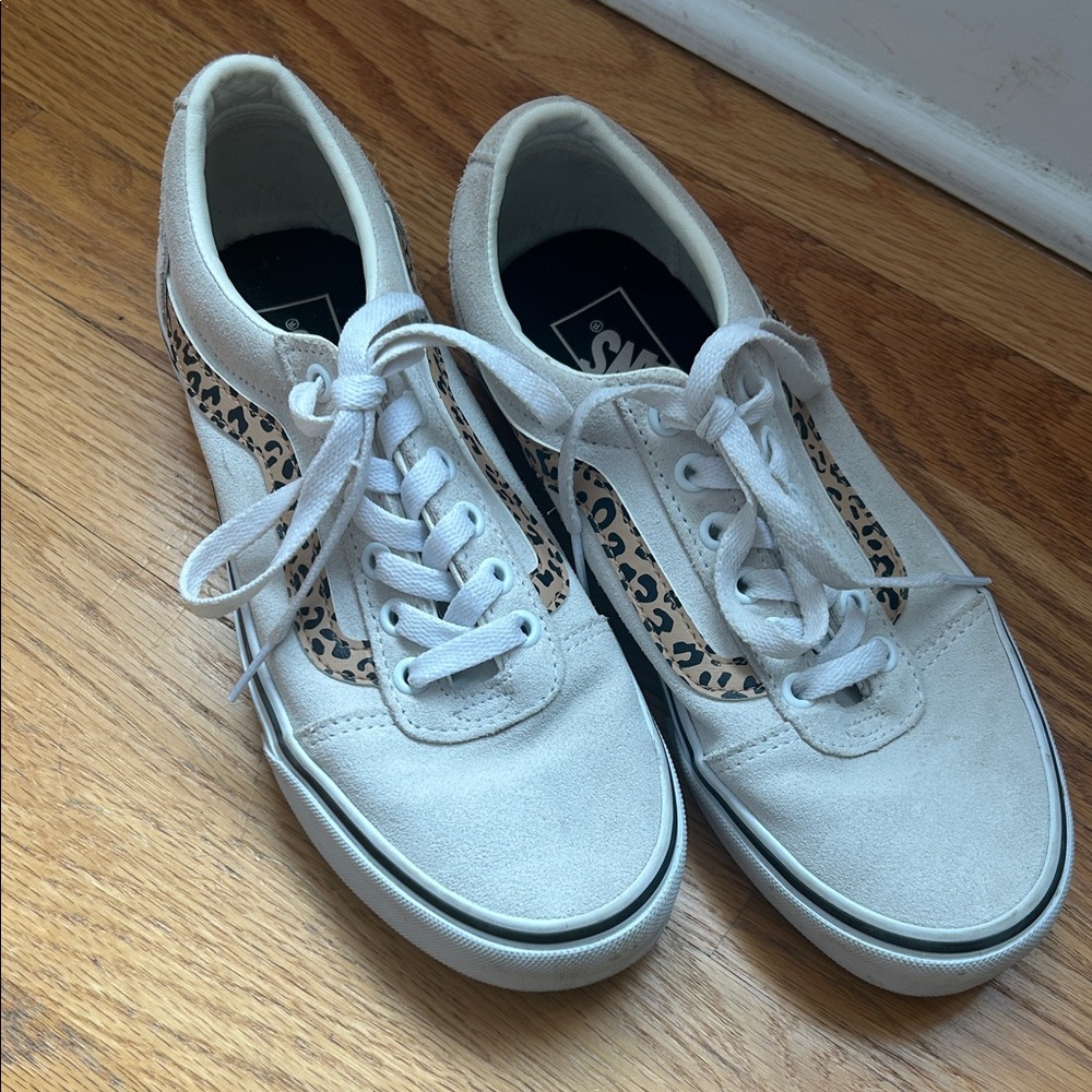 VANS Leopard Accent Women's Ward Lo Sneakers